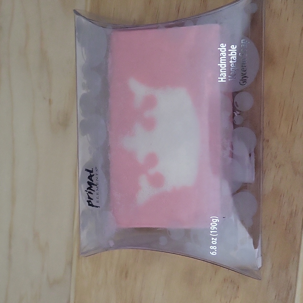 Primal Elements handmade vegetable glycerin Soap NWT  crown